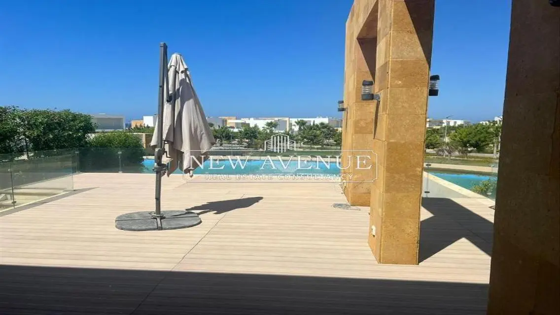 Fully finished &amp; furnished villa 1st row lagoon