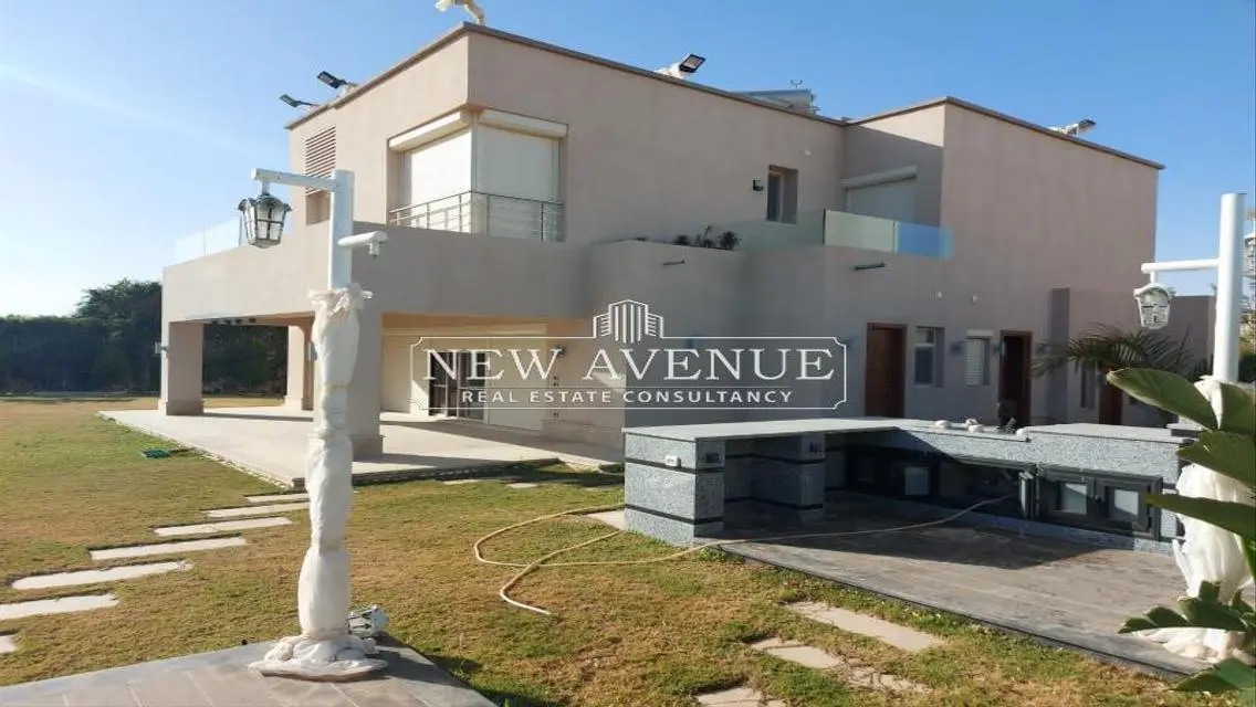 villa 1st row golf fully finished and furnished