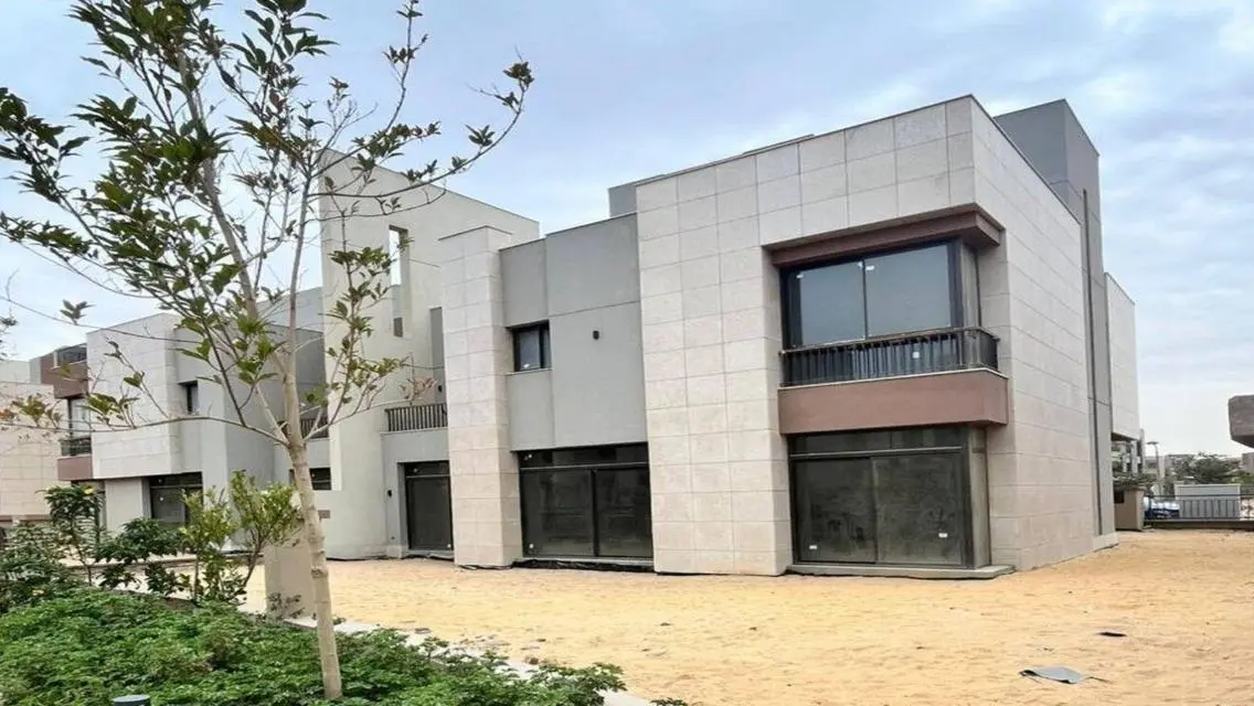 فيلا بموقع متميز استلام فوري للبيع في DISTRICT 5
