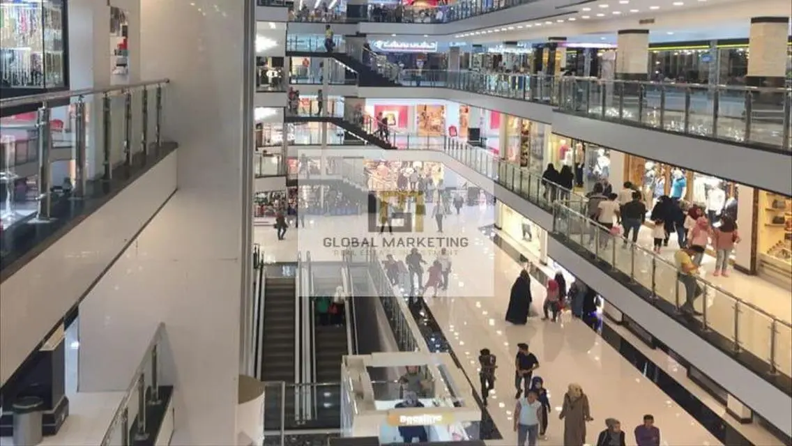 Shop 288m for rent directly in the 90th Street