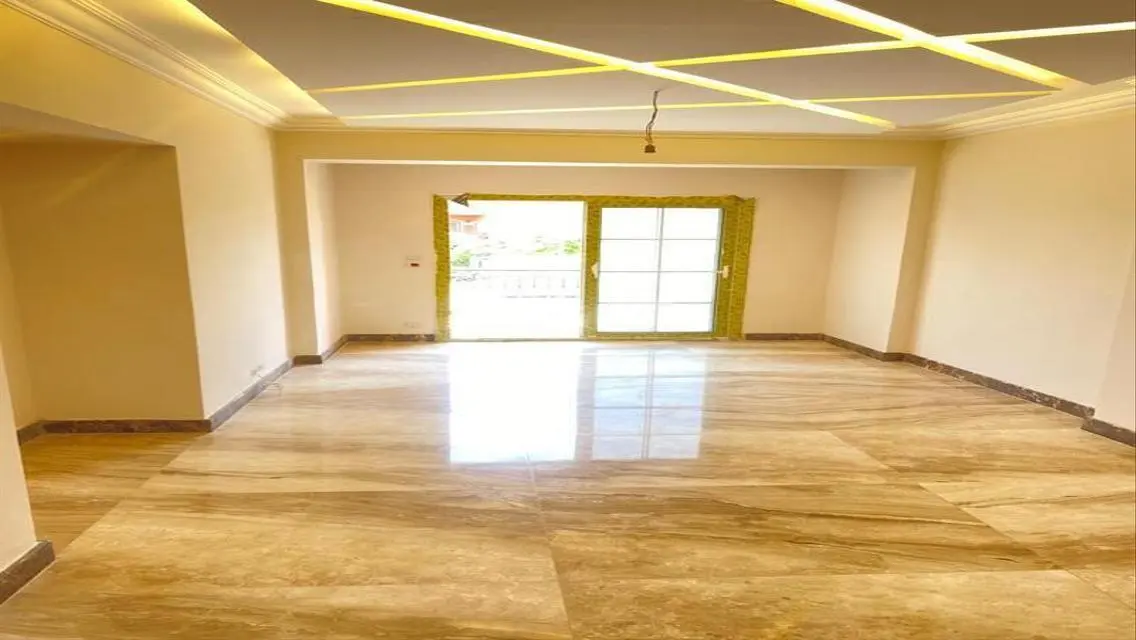 فيلا نموذج y  فى مدينه الرحاب بحمام سباحه  اول سكن