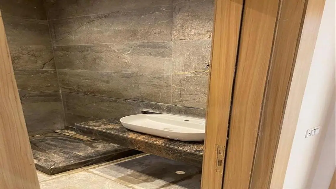 فيلا نموذج y  فى مدينه الرحاب بحمام سباحه  اول سكن