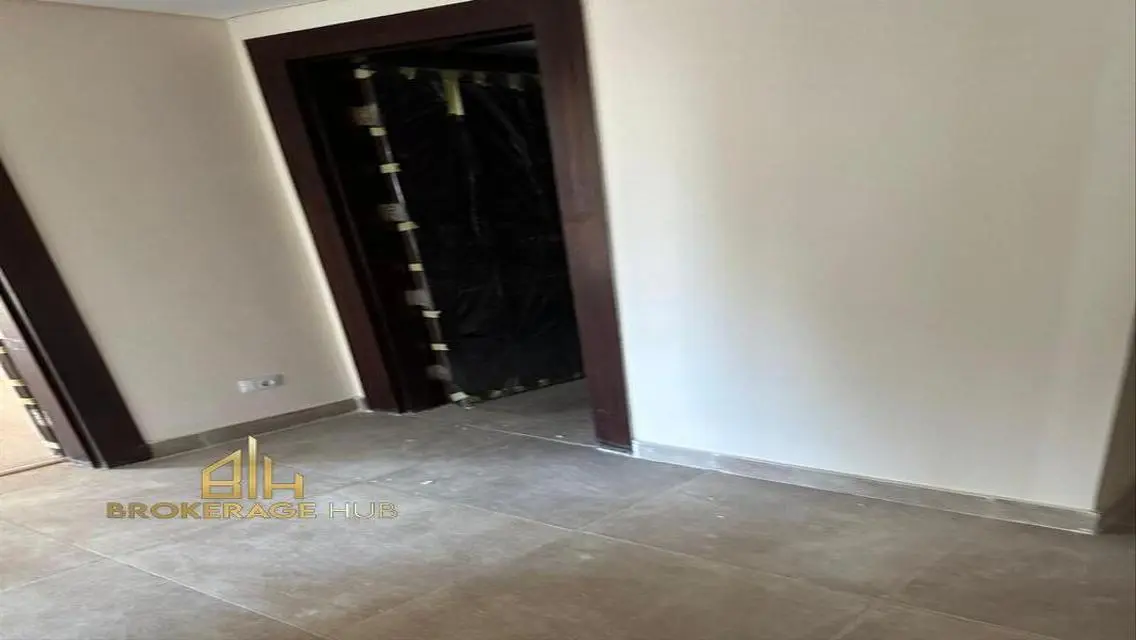 دوبلكس للأيجار لوكيشن مميز تريو جاردنز,