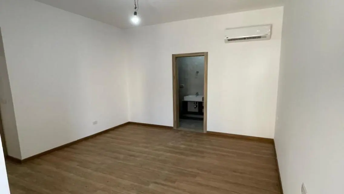flat with kitchen and air conditioners for rent 