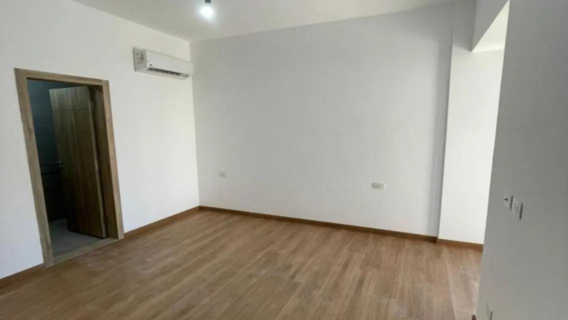 flat with kitchen and air conditioners for rent 