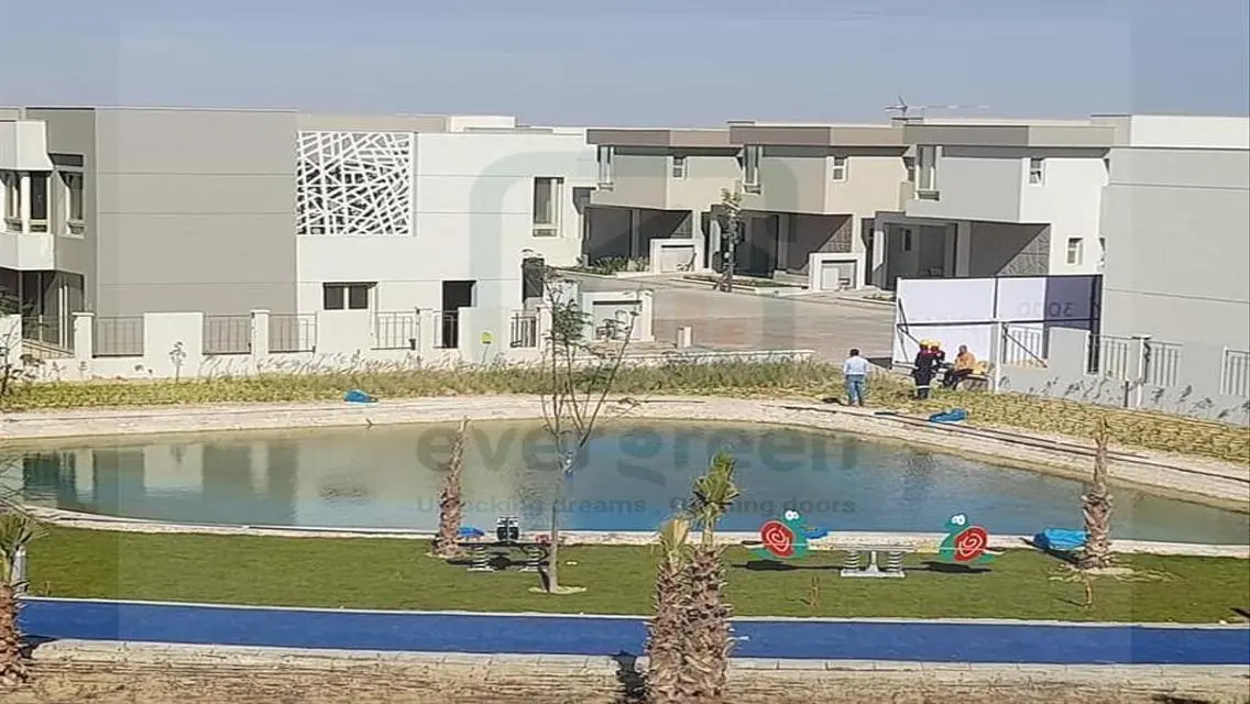 شقه بريم لوكيشن فى مشروع باديه 0 مقدم وقسط على 12س
