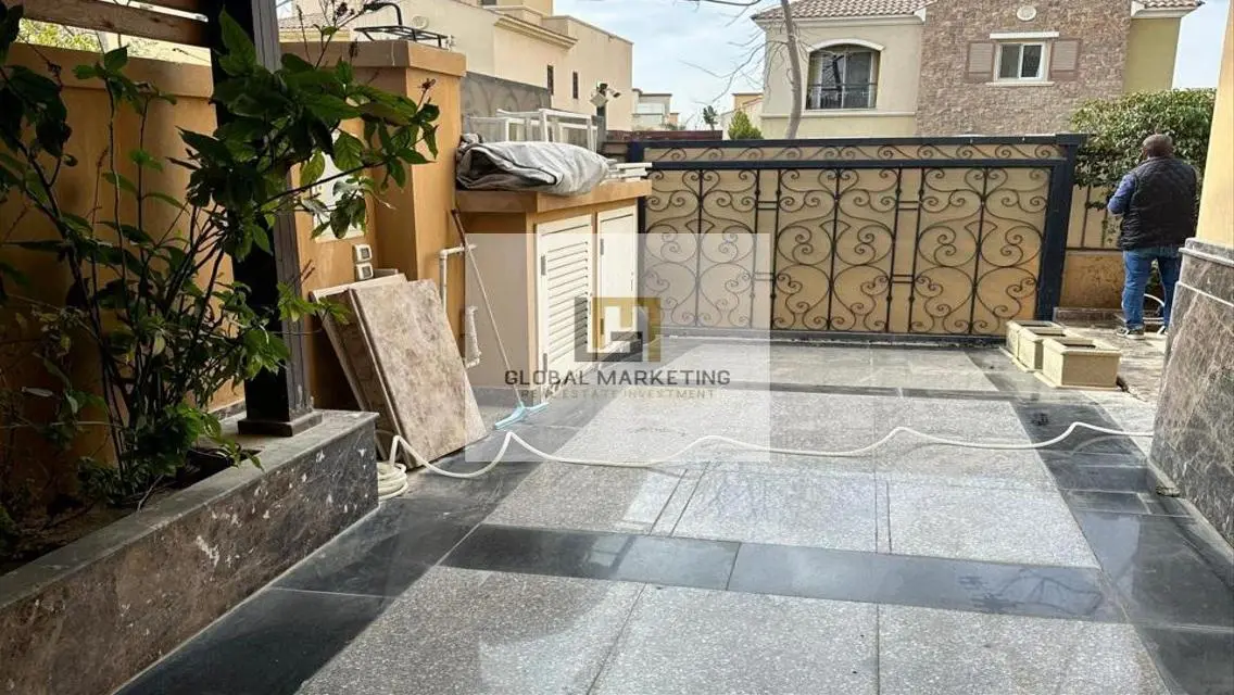 فيلا ٥٠٠م مبانى للإيجار فى ميفيدا بسعر لقطة