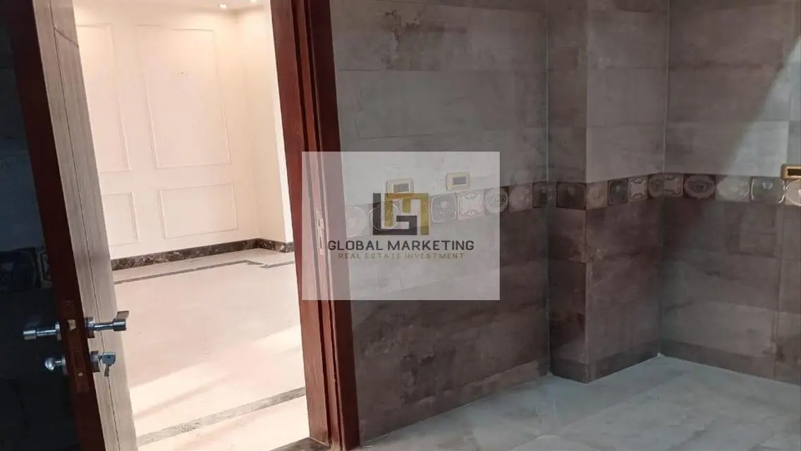 Apartment -View Gardens -semi furnished in Eastown