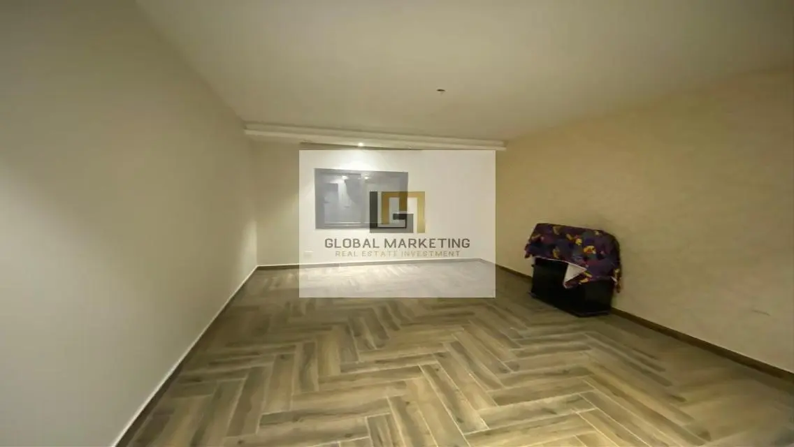 Apartment - kitchen with appliances - in Eastown