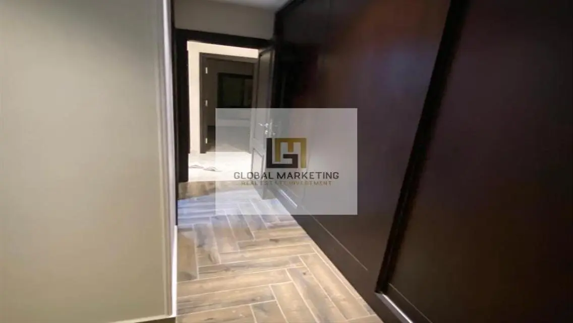 Apartment - kitchen with appliances - in Eastown