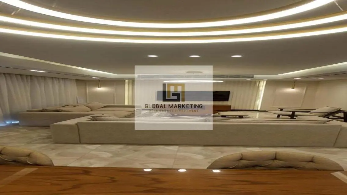 Modern furnished penthouse with pool for rent