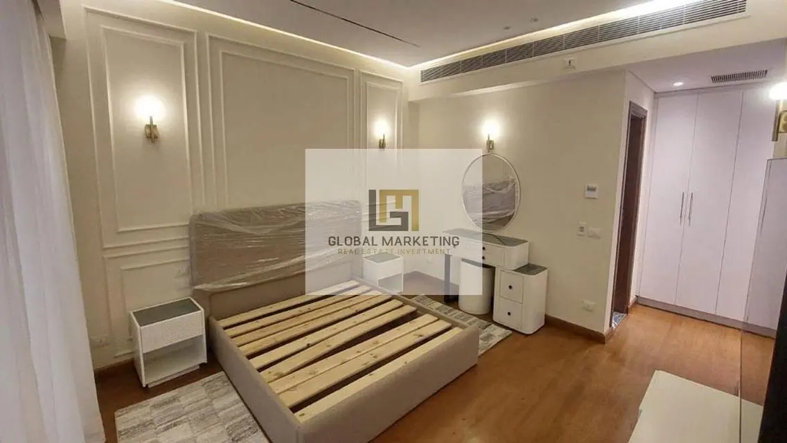 Modern furnished penthouse with pool for rent