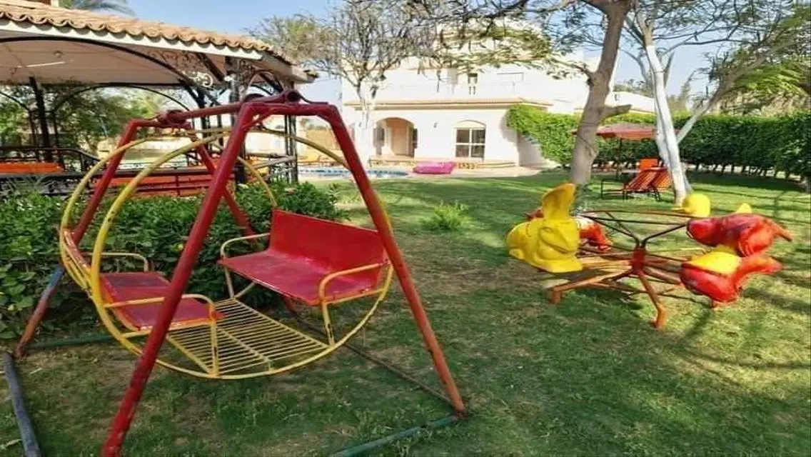للسكن او الاستثمار فيلا خاصه بحمام سباحه شيك جدا