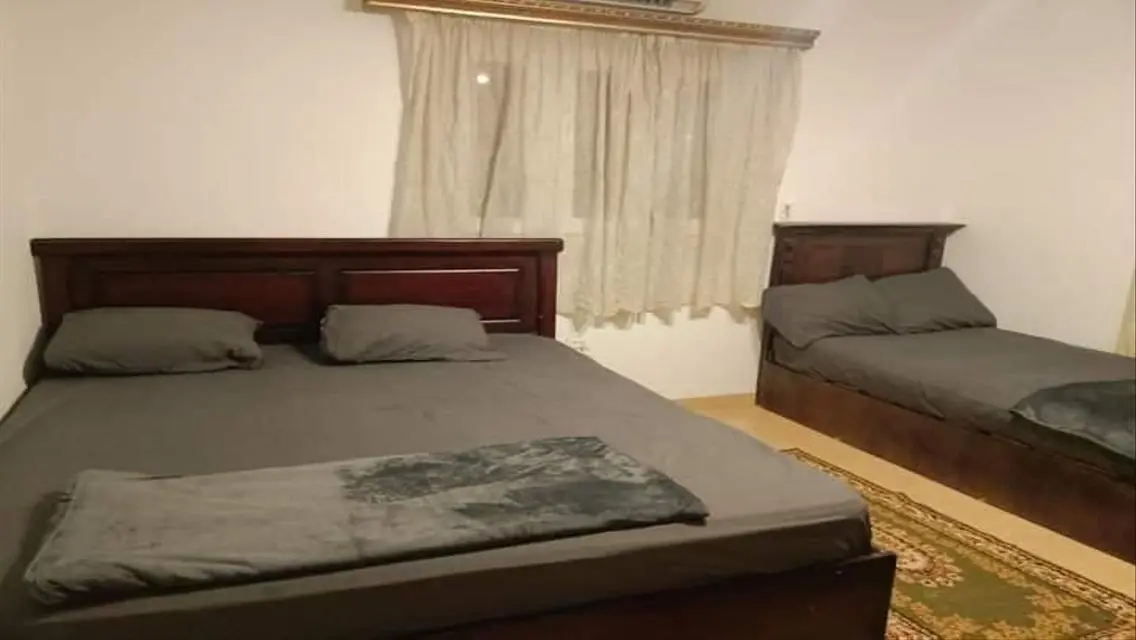 للسكن او الاستثمار فيلا خاصه بحمام سباحه شيك جدا