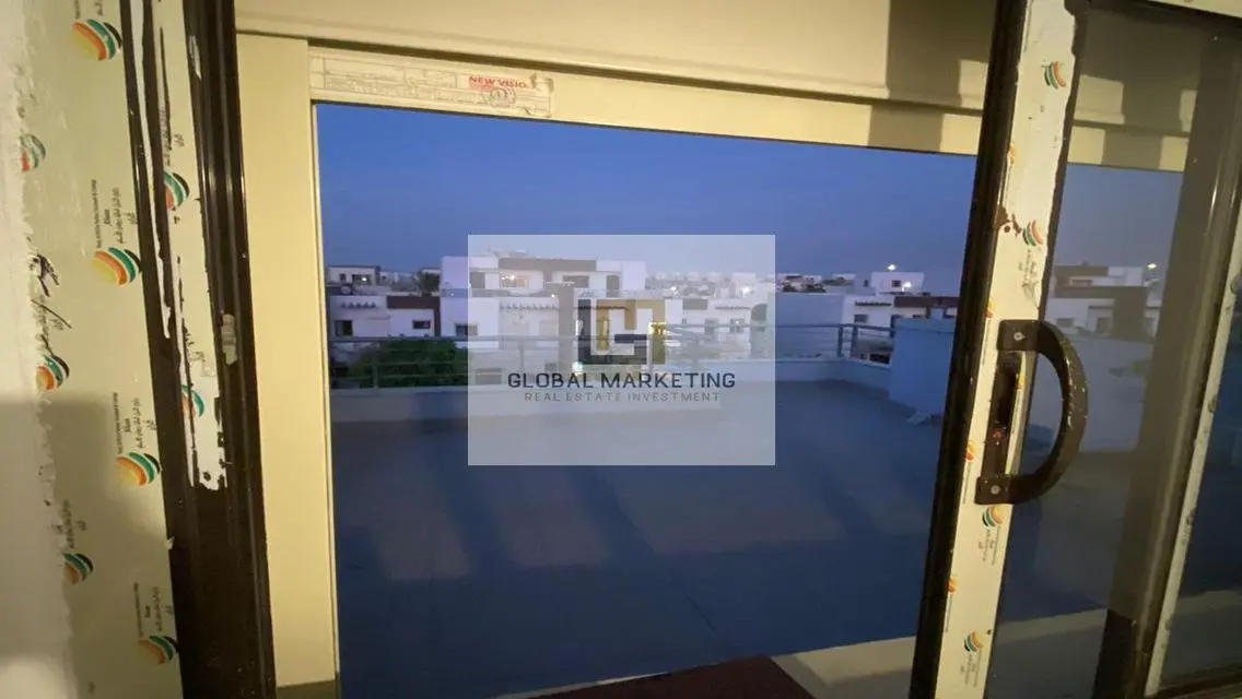 تاون هاوس - مفروش بالكامل - بسعر مميز في هايد بارك