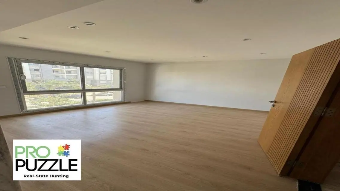 Ultra-Luxurious Apartment for Sale in Hyde Park - 185 m²