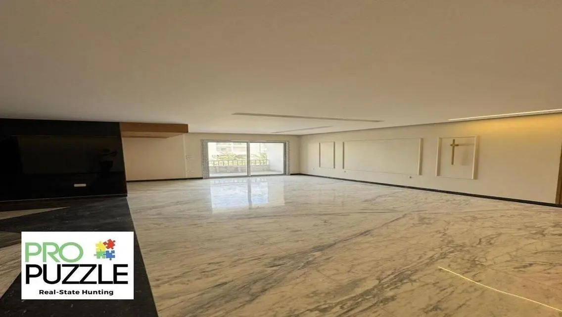 Ultra-Luxurious Apartment for Sale in Hyde Park - 185 m²