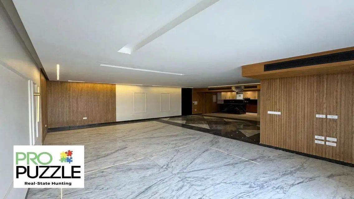 Ultra-Luxurious Apartment for Sale in Hyde Park - 185 m²