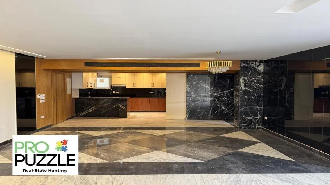 Ultra-Luxurious Apartment for Sale in Hyde Park - 185 m²