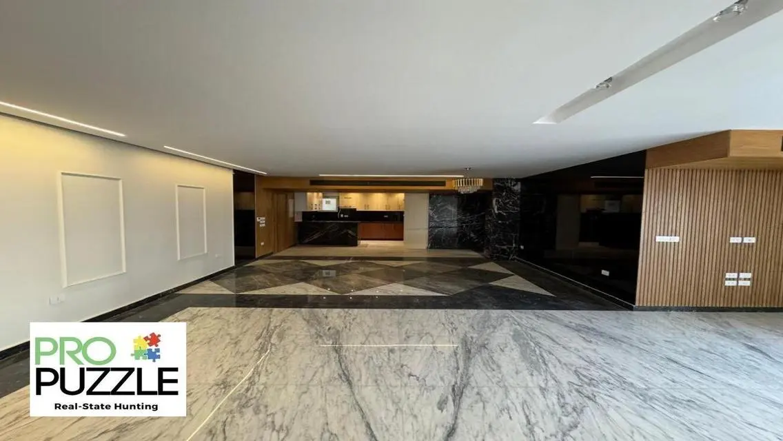 Ultra-Luxurious Apartment for Sale in Hyde Park - 185 m²
