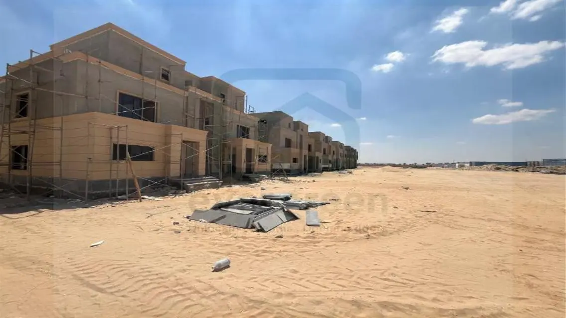 تويت هاوس مميز فى نايا نيو زايد بمقدم10%,قسط 9سنين