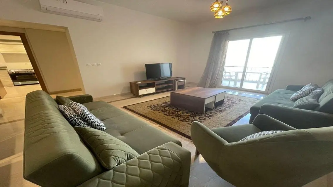 Modern furnished apartment pool view @ boulevard