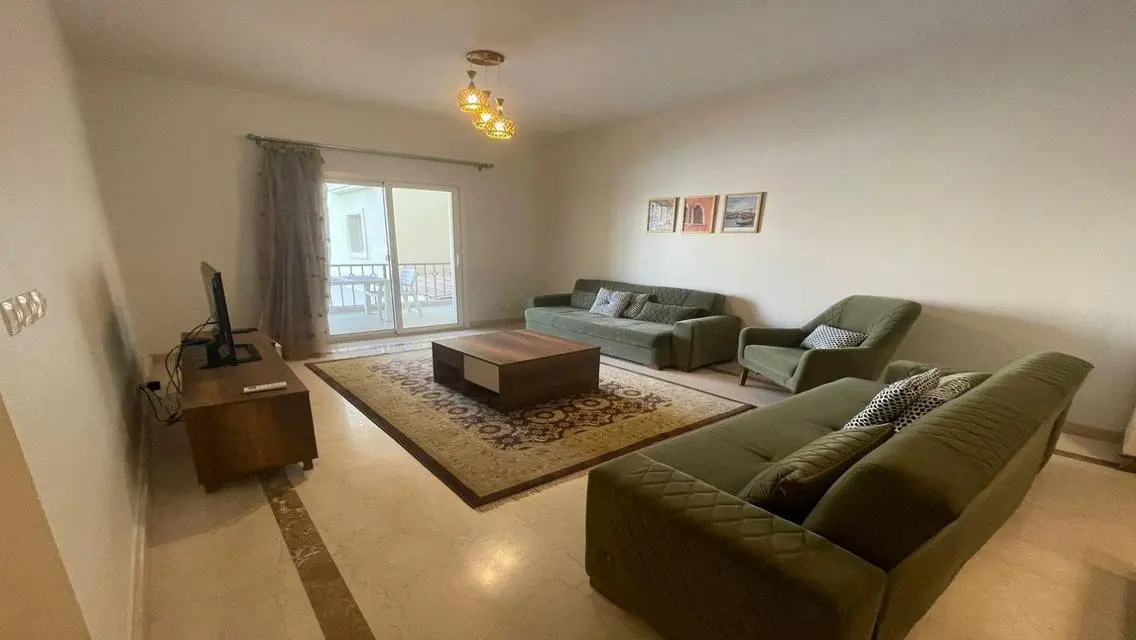 Modern furnished apartment pool view @ boulevard