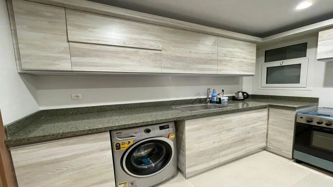 Modern furnished apartment pool view @ boulevard