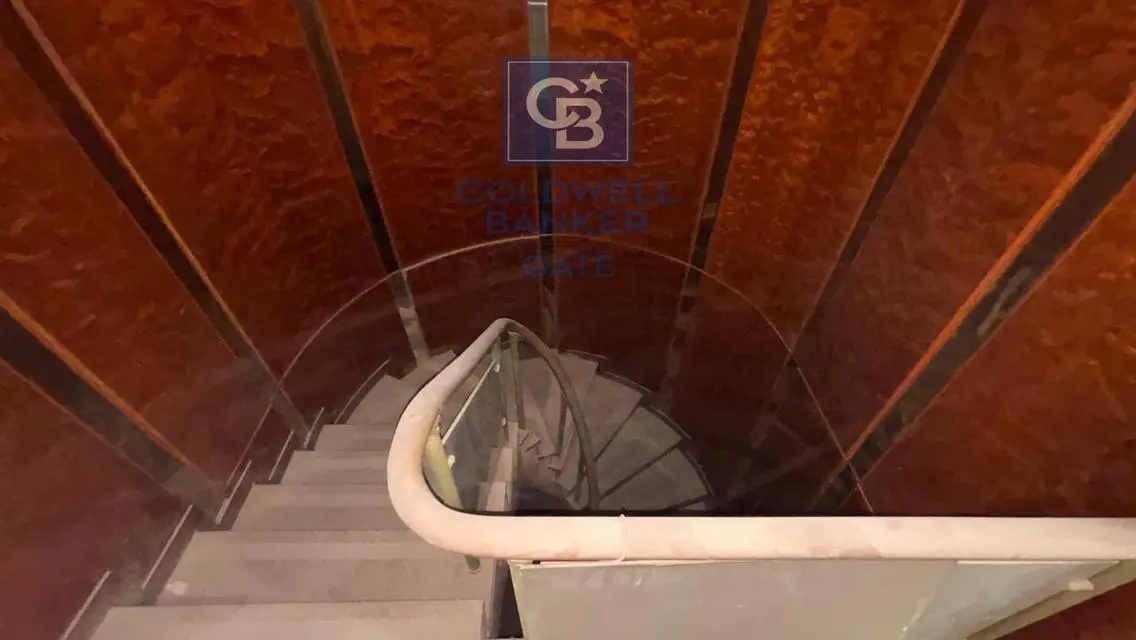 مقر لشركه سياحه للبيع بالزمالك .