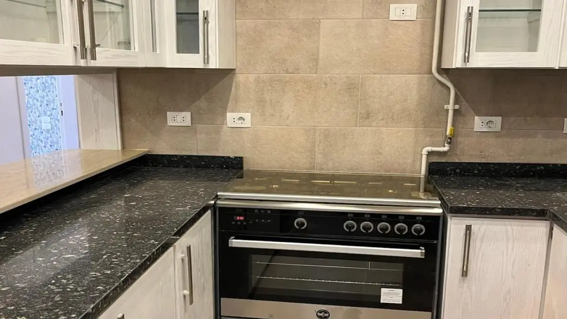2 bedroom flat with kitchen and air conditioners