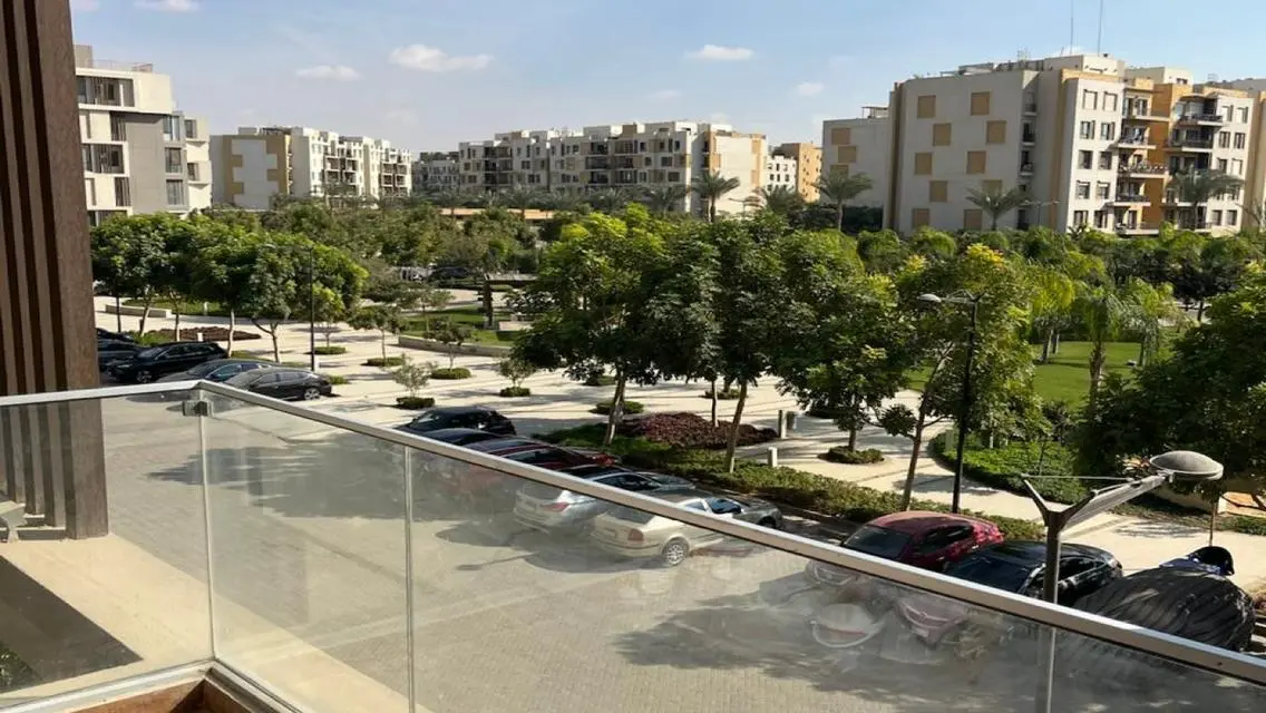 2 bedroom flat with kitchen and air conditioners