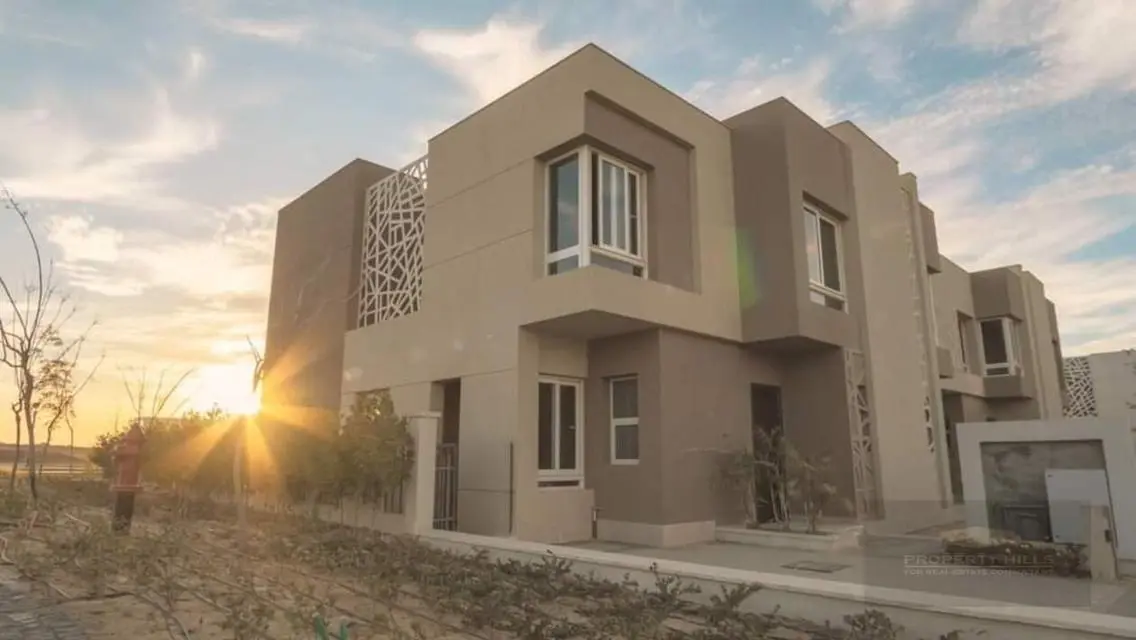 With only 300k DP &amp;12 yrs Own Villa at Palm Hills