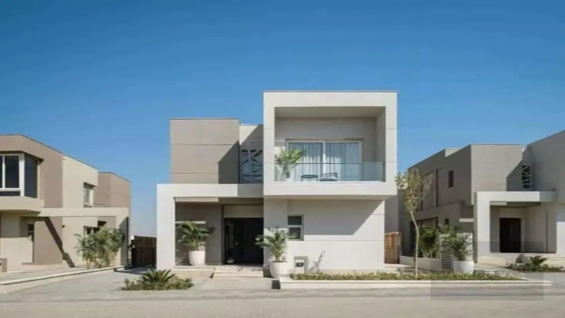 With only 300k DP &amp;12 yrs Own Villa at Palm Hills