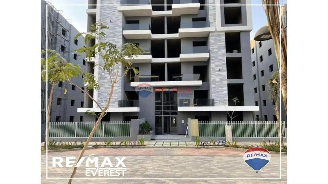 Finished ground apartment -Sun Capital- great view