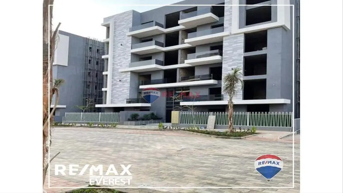 Finished ground apartment -Sun Capital- great view
