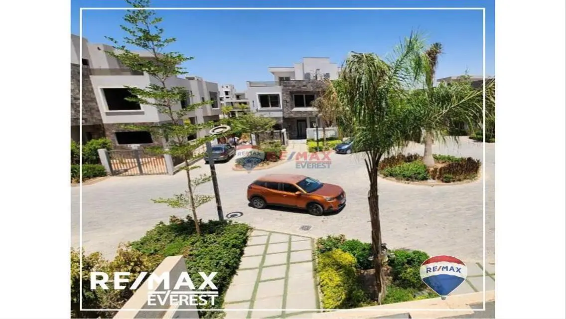 Finished ground apartment -Sun Capital- great view