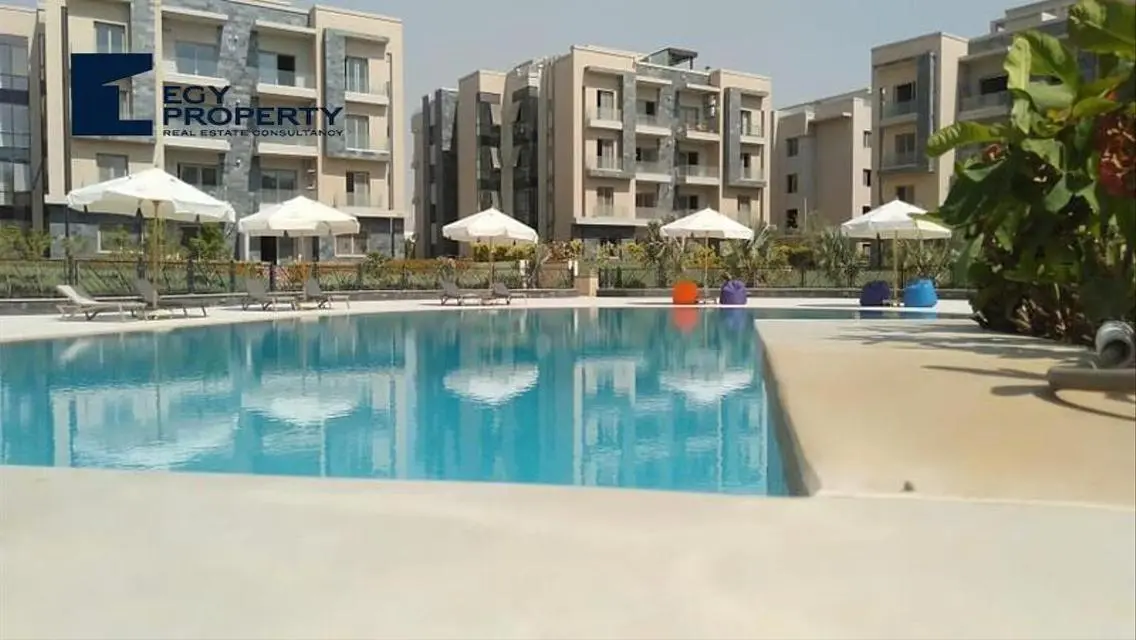 شقة بحديقه خاصة علي التسعين مباشرة بمقدم وأقساط .