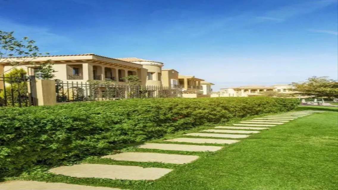 Fully finished garden villa for sale in Hyde Park