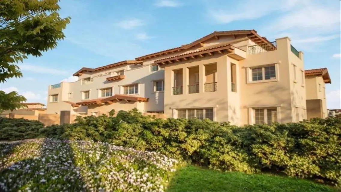 Fully finished garden villa for sale in Hyde Park