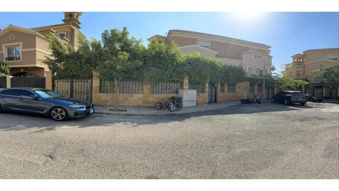 for sale attached twinhouse at les rois