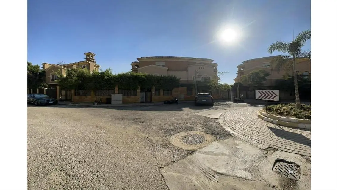 for sale attached twinhouse at les rois