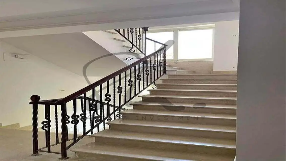 Villa for sale at the lowest price next to AUC
