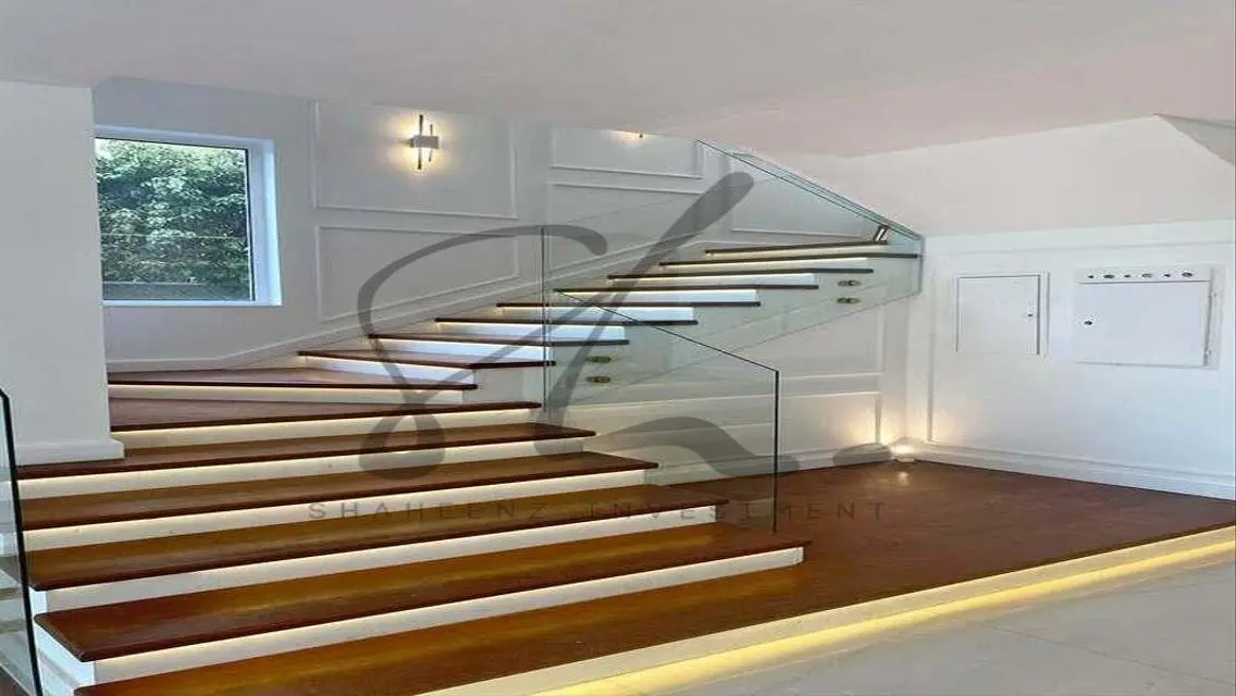 Villa for sale at the lowest price next to AUC