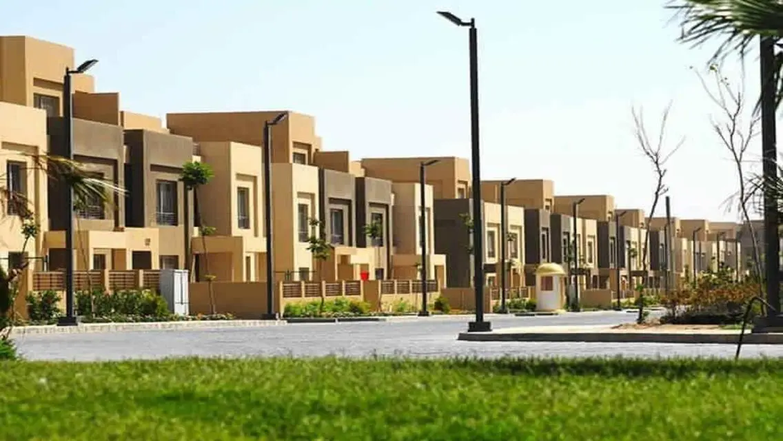 اسكن فى شقه متشطبه فى بالم هيلز التوسعات الشرقيه.