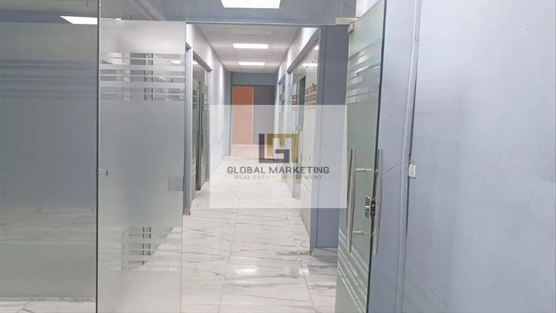 Finished office for rent 341m on North 90th