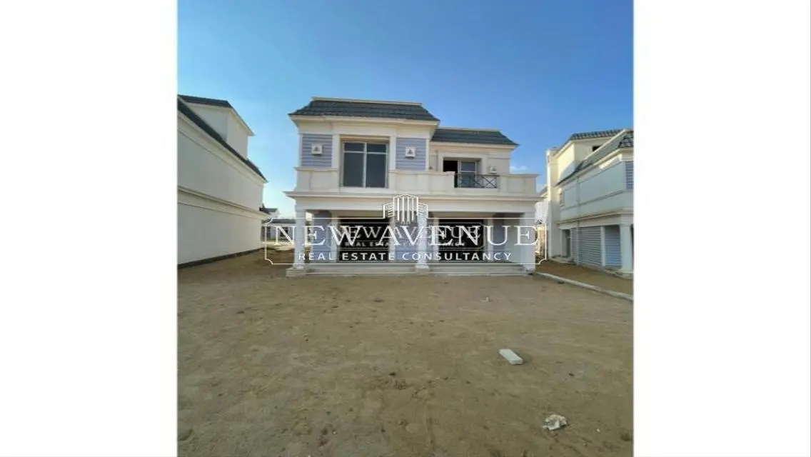 Luxury Villa for Sale - 3 Bedrooms with Private Garden and Shared Pool