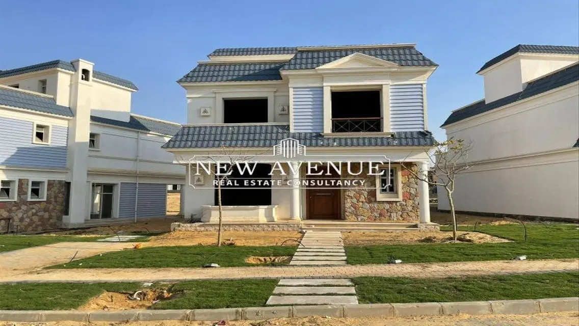 Luxury Villa for Sale - 3 Bedrooms with Private Garden and Shared Pool
