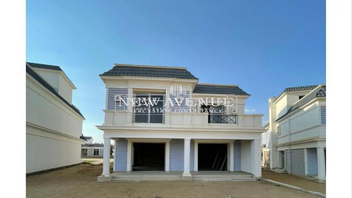 Luxury Villa for Sale - 3 Bedrooms with Private Garden and Shared Pool