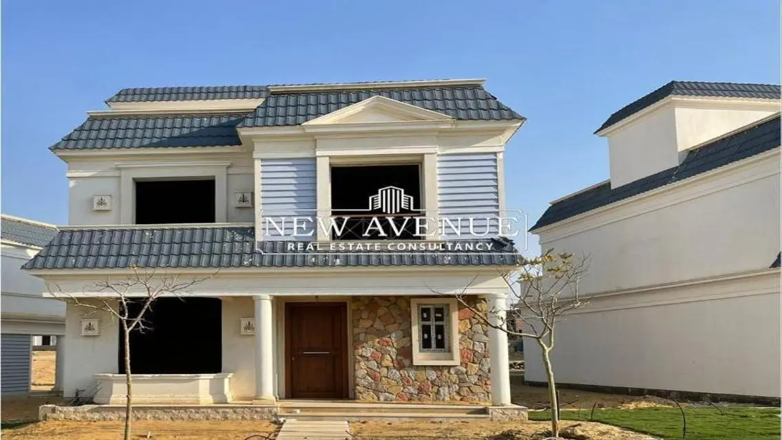 Luxury Villa for Sale - 3 Bedrooms with Private Garden and Shared Pool