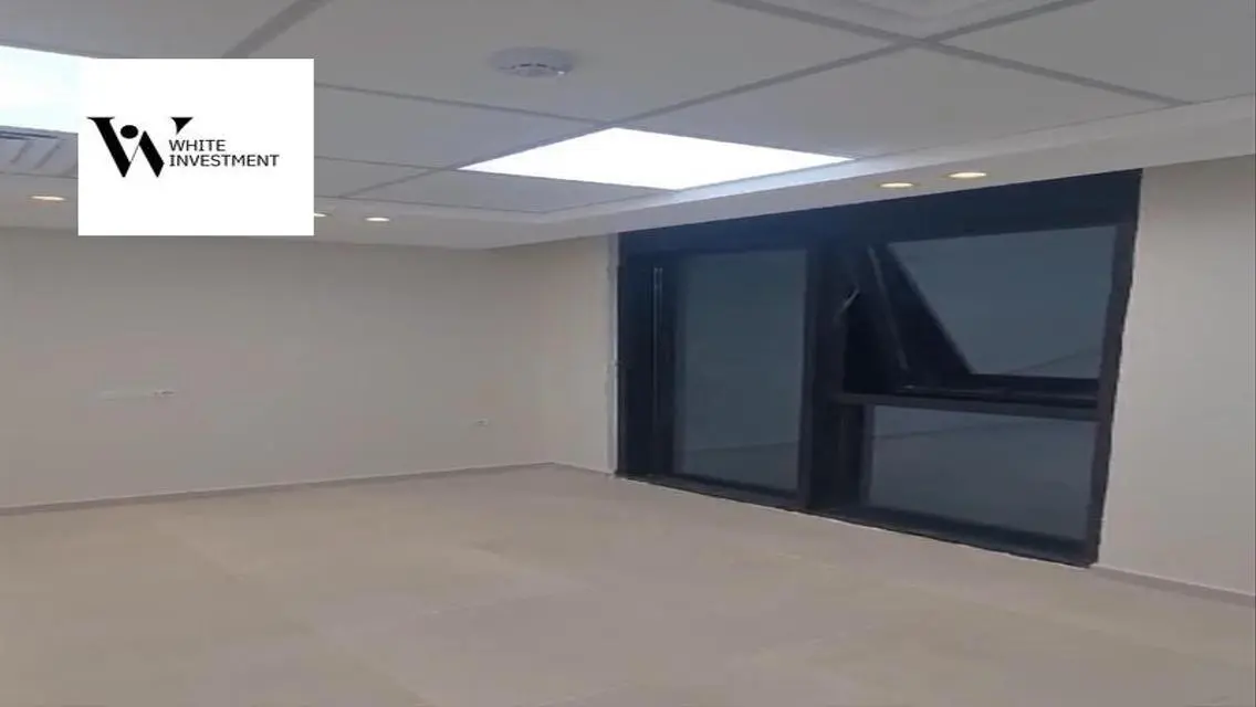 Hyde park business district office 65m with Ac&#39;s